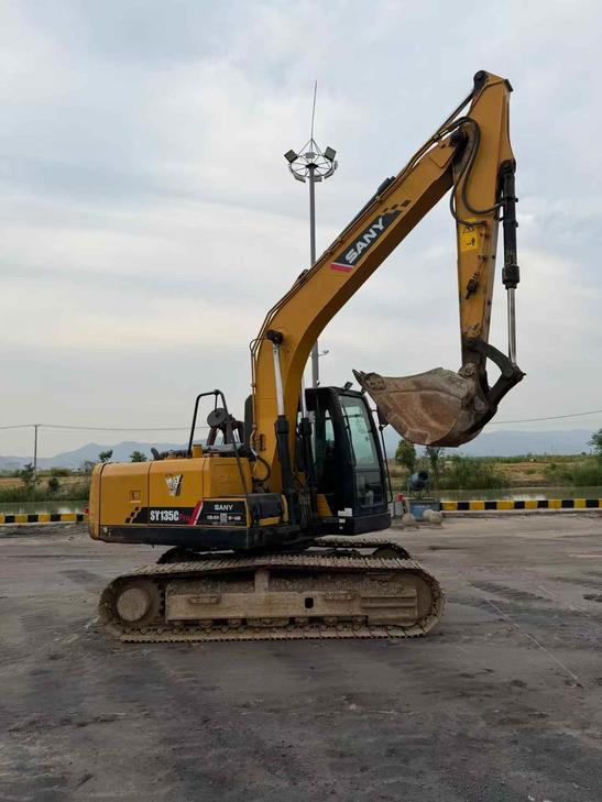 Buy Sany SY135 Used Excavator / 1