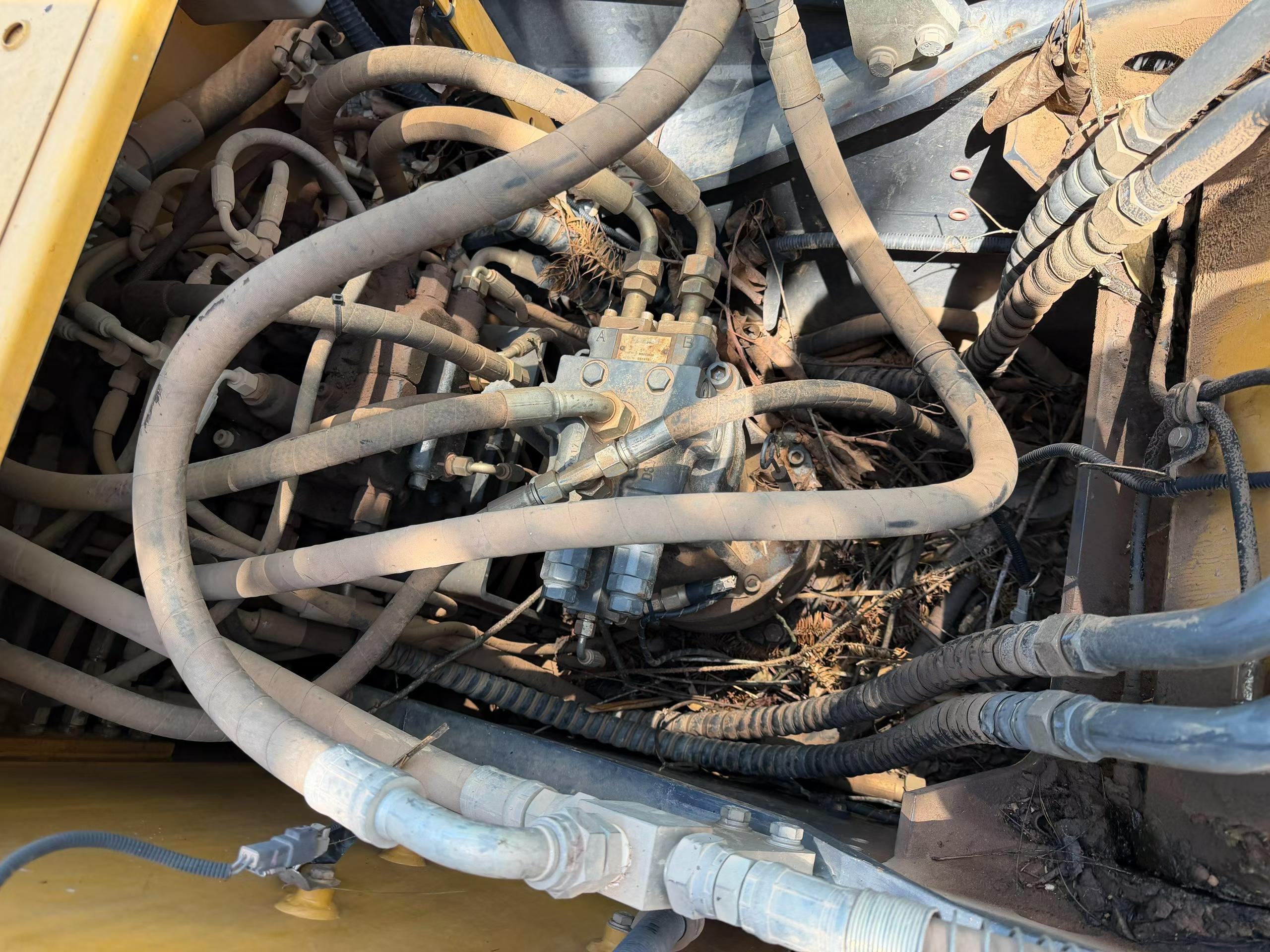 Buy XCMG XE135B Used Excavator / 7