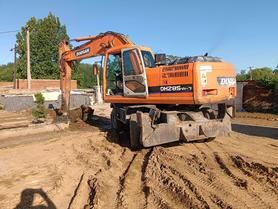 Buy Doosan DX210W Used Excavator / 2 Buy Doosan DX210W Used Excavator / 2