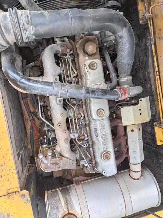 Buy Kato 820-3SP Used Excavator / 1