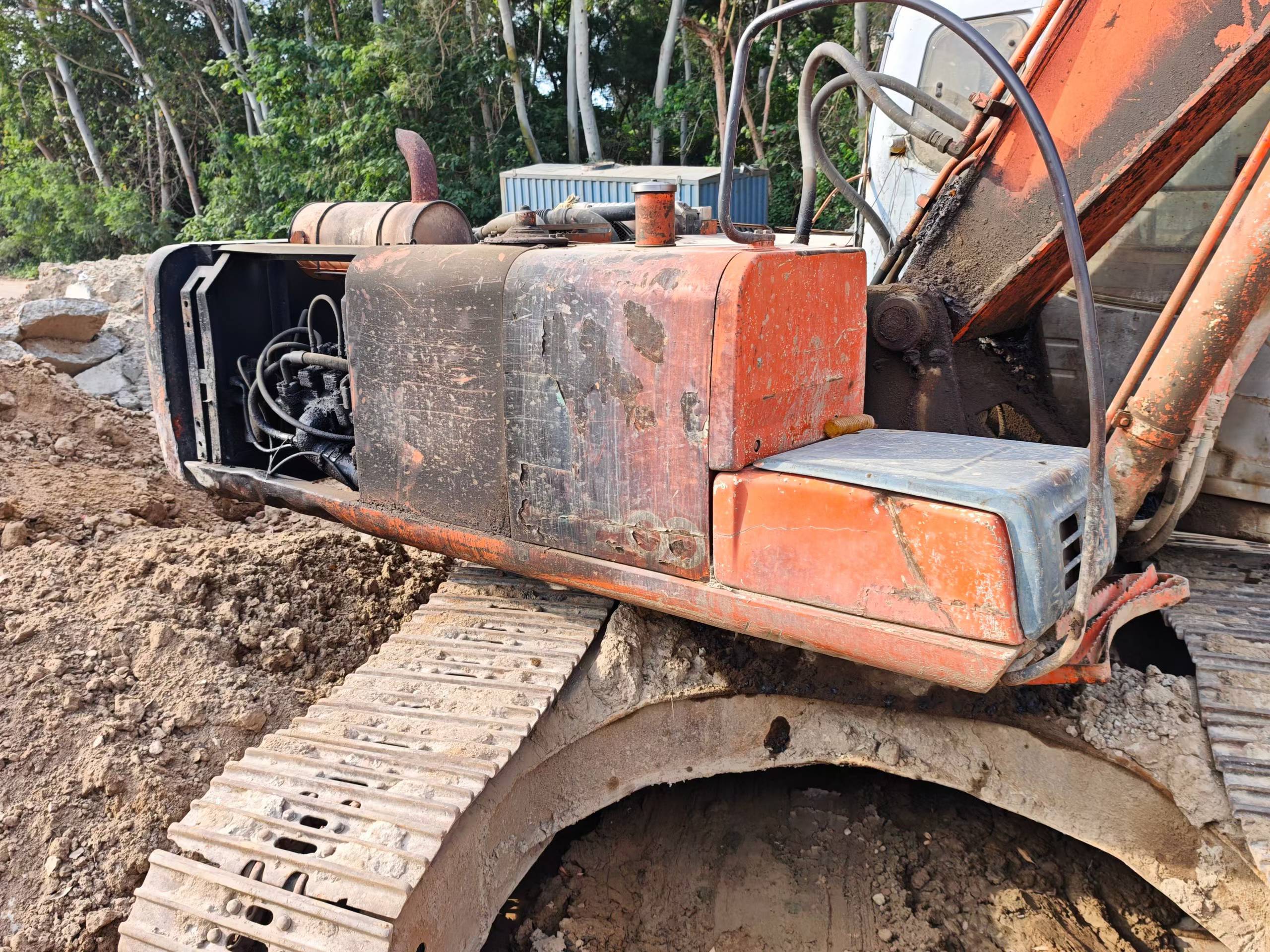 Buy Hitachi EX200-5 Used Excavator / 4