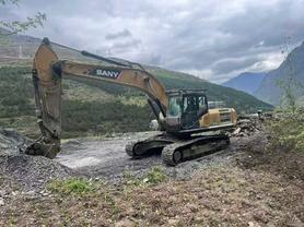 Buy Sany SY245H Used Excavator / 4 Buy Sany SY245H Used Excavator / 4