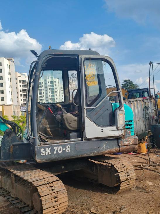 Buy Kobelco SK60 Used Excavator / 1