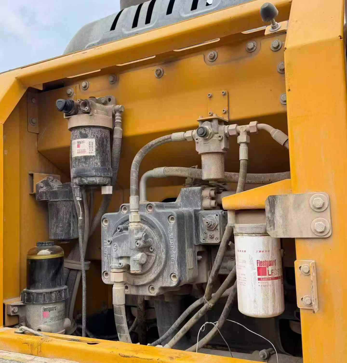 Buy XCMG XE205DA Used Excavator / 7 Buy XCMG XE205DA Used Excavator / 7
