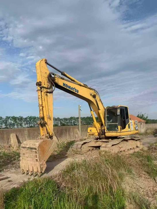 Buy Komatsu PC200-8 Used Excavator / 1