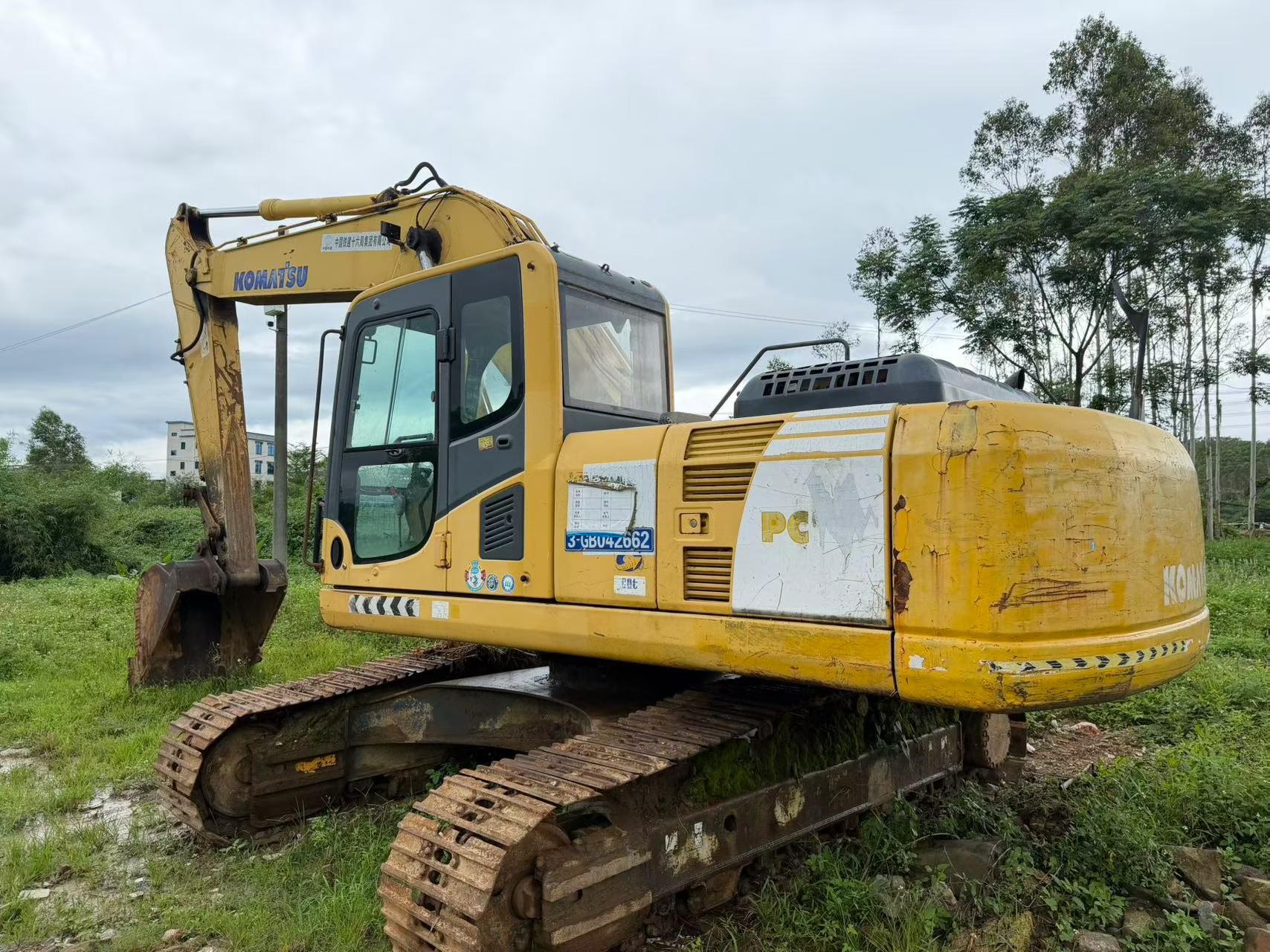 Buy Komatsu PC200-7 Used Excavator / 4