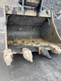 Buy Caterpillar 390DL Used Excavator / 5 Buy Caterpillar 390DL Used Excavator / 5