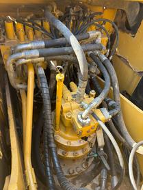 Buy Caterpillar 323D2L Used Excavator / 7 Buy Caterpillar 323D2L Used Excavator / 7