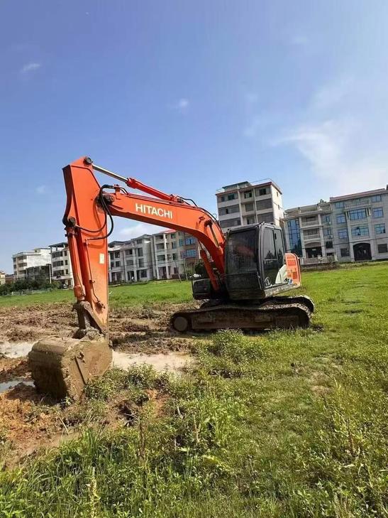 Buy Hitachi ZX130-5A Used Excavator / 1