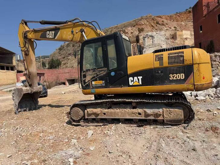 Buy Caterpillar 320D Used Excavator / 1