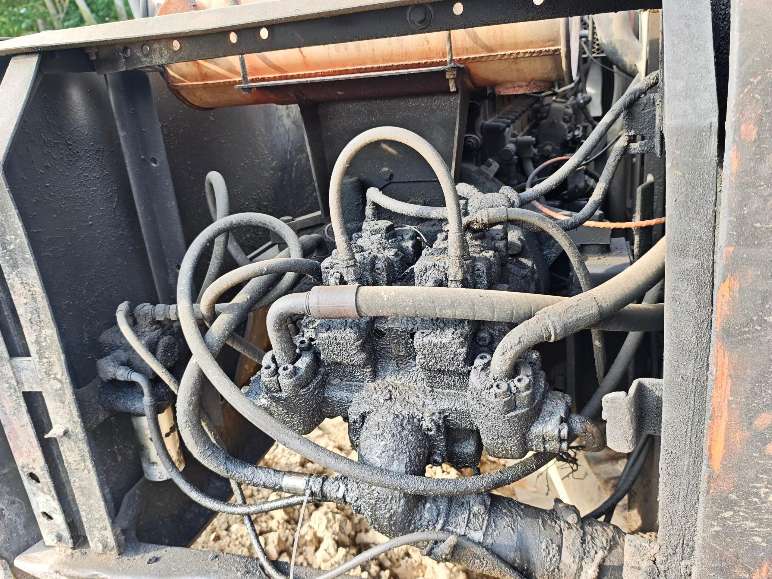 Buy Hitachi EX200-5 Used Excavator / 5