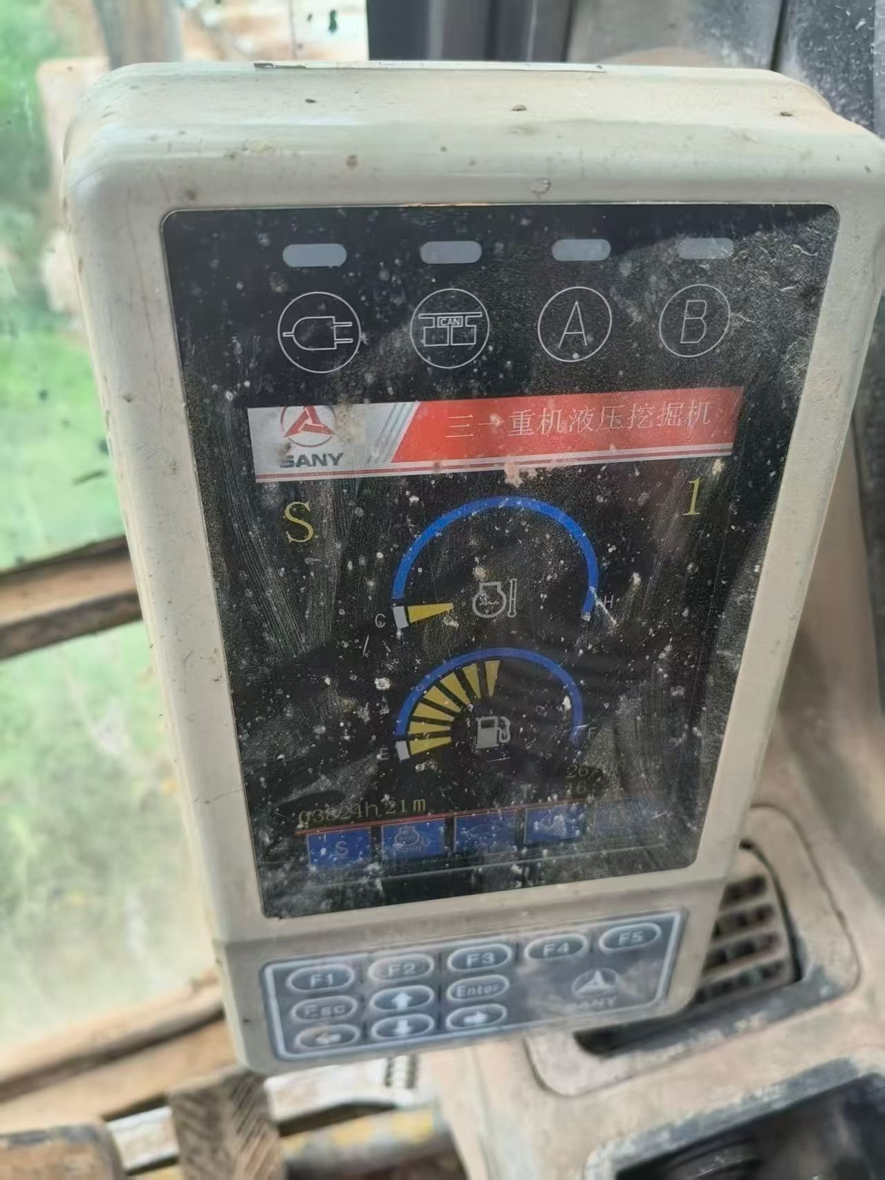 Buy Sany SY215C-8 Used Excavator / 2 Buy Sany SY215C-8 Used Excavator / 2