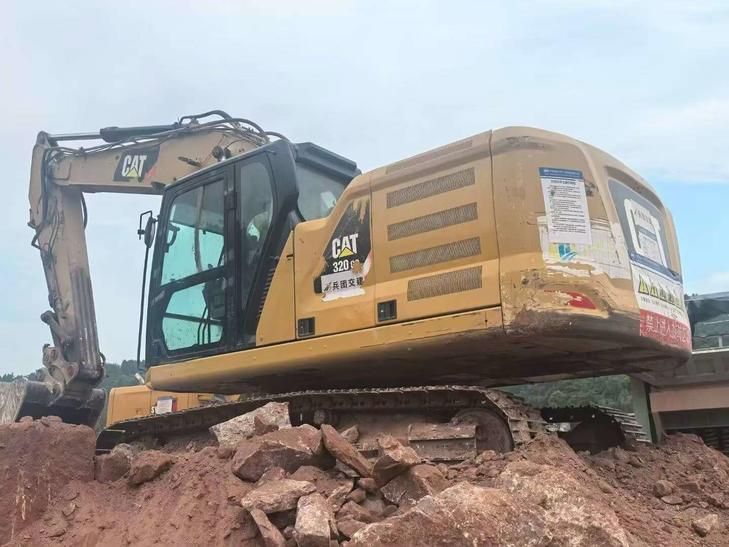 Buy Caterpillar 320A Used Excavator / 1