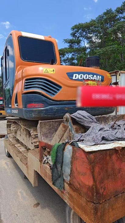 Buy Doosan DX75 Used Excavator / 1