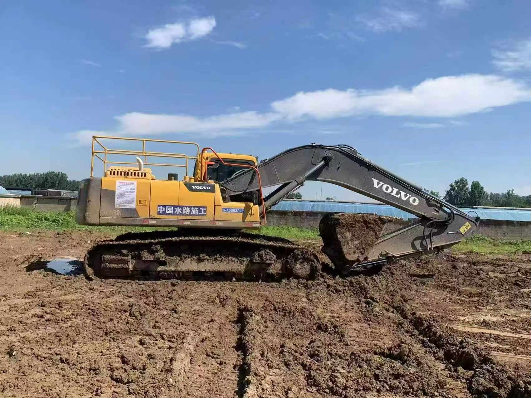Buy Volvo EC290 Used Excavator / 3
