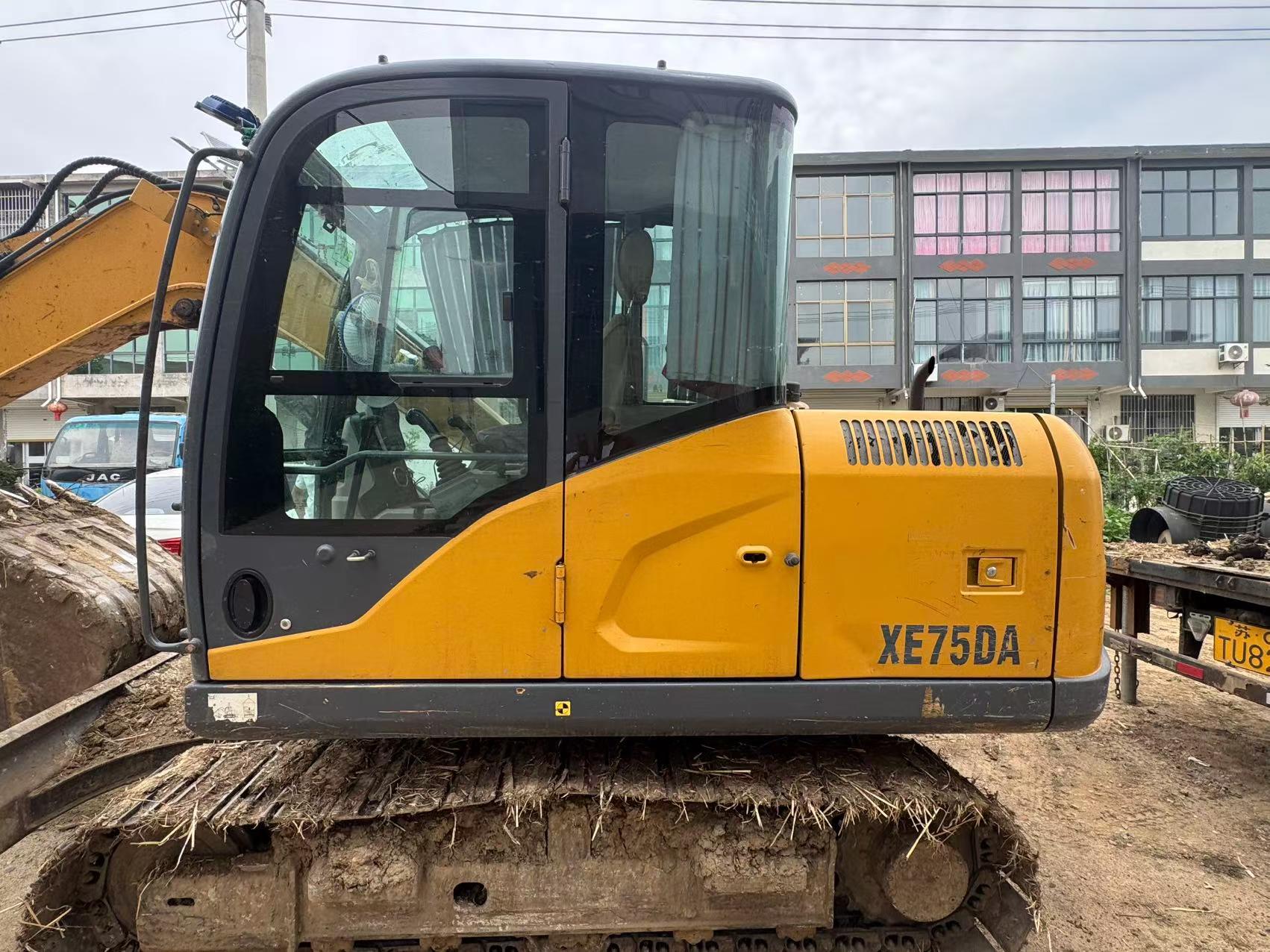 Buy XCMG XE75C Used Excavator / 3