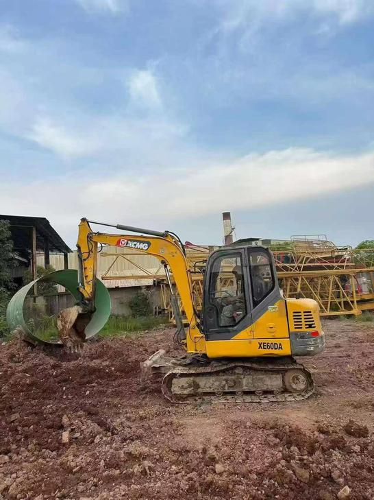 Buy XCMG XE60 Used Excavator / 1
