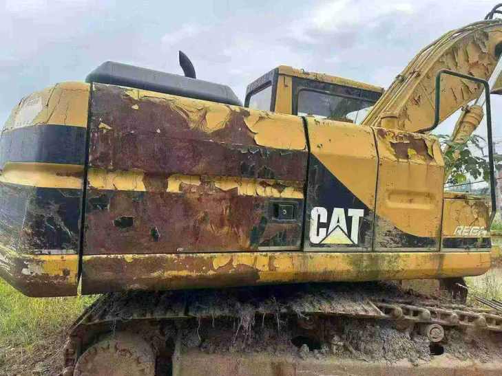 Buy Caterpillar 320V2 Used Excavator / 1