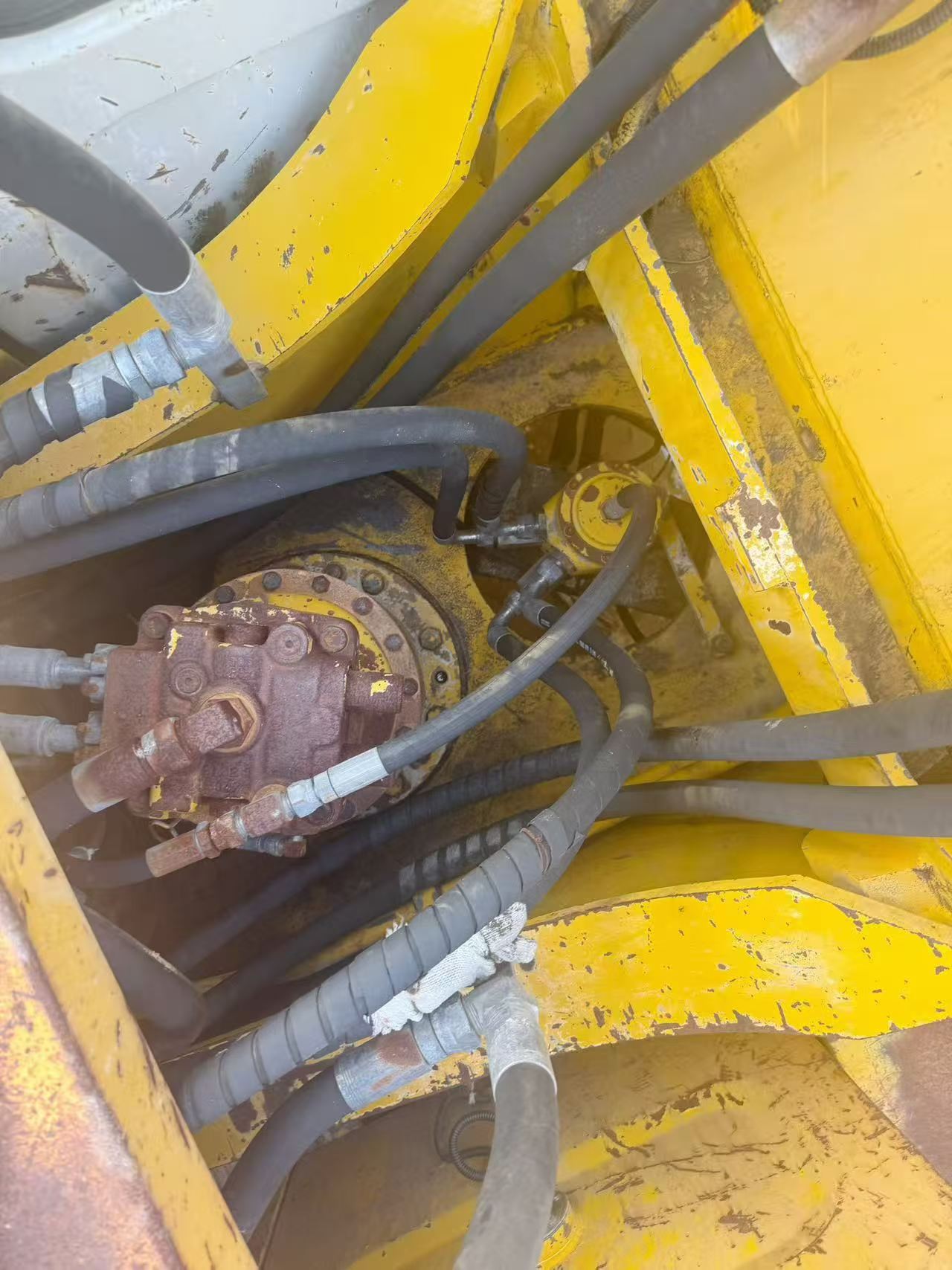 Buy Kato 820-3SP Used Excavator / 5