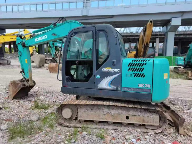 Buy Kobelco SK75 Used Excavator / 1