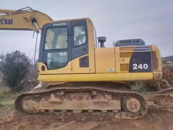 Buy Komatsu PC200 Used Excavator / 1