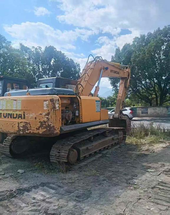 Buy Hyundai R225-7 Used Excavator / 1