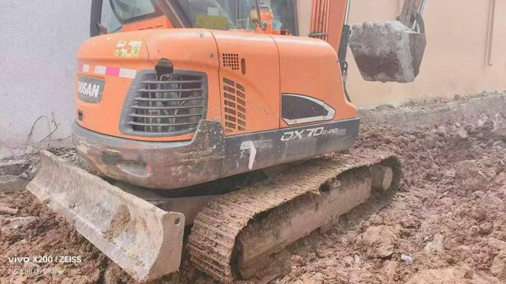 Buy Doosan DX60 Used Excavator / 1