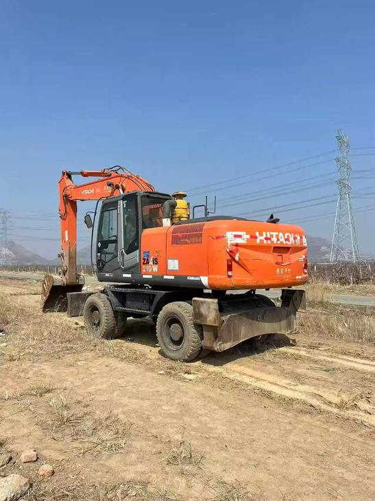 Buy Hitachi ZX210W Used Excavator / 1