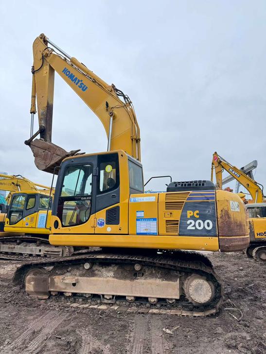 Buy Komatsu PC200-8 Used Excavator / 1