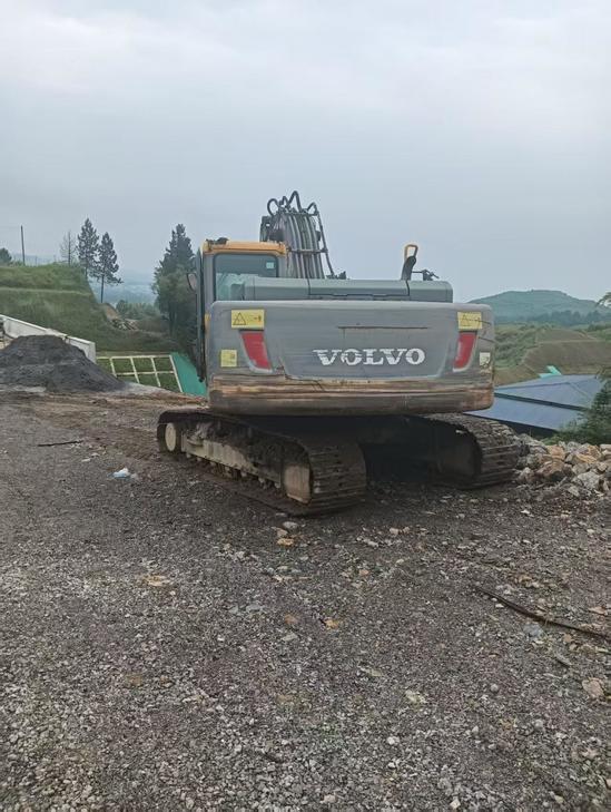 Buy Volvo EC200 Used Excavator / 1