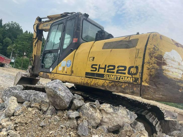 Buy Sumitomo SH200 Used Excavator / 1