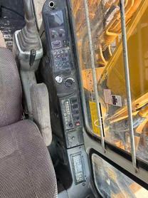Buy Kato 820-3SP Used Excavator / 3 Buy Kato 820-3SP Used Excavator / 3