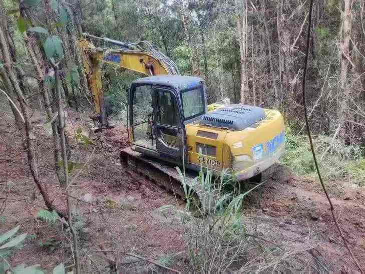 Buy XCMG XE150 Used Excavator / 1