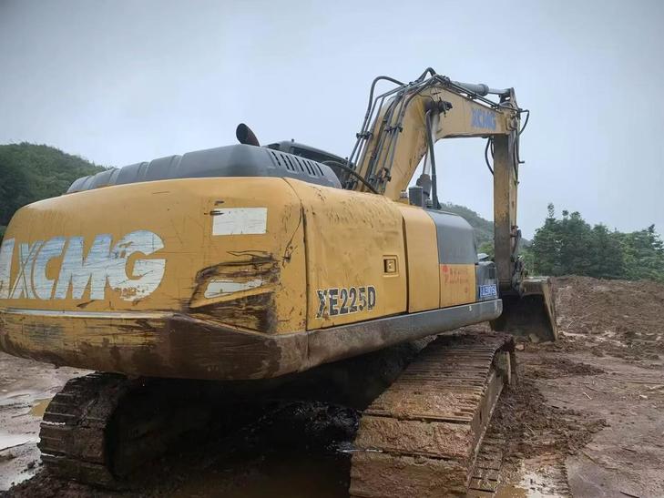 Buy XCMG XE215 Used Excavator / 1