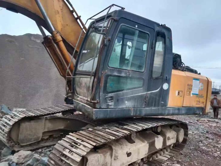 Buy Hyundai R215-7 Used Excavator / 1