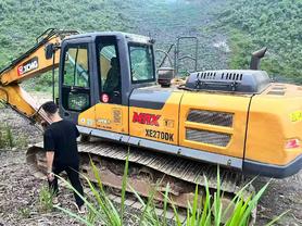 Buy XCMG XE270DK Used Excavator / 2 Buy XCMG XE270DK Used Excavator / 2