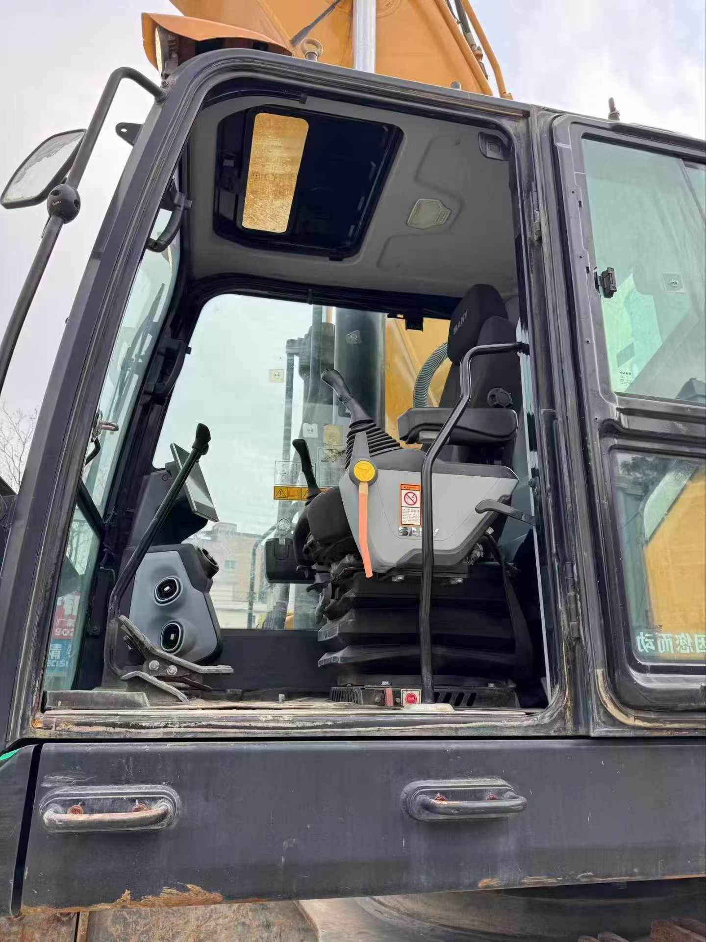Buy Sany SY650H Used Excavator / 9