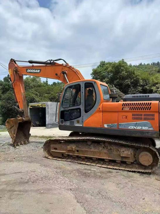 Buy Doosan DH215-9 Used Excavator / 1