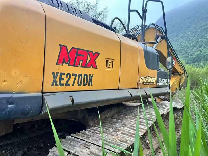 Buy XCMG XE270DK Used Excavator / 1