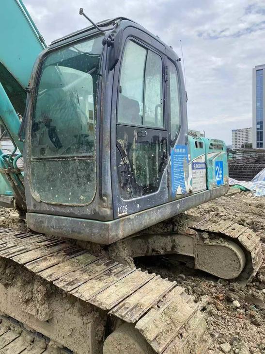 Buy Kobelco SK200-8 Used Excavator / 1