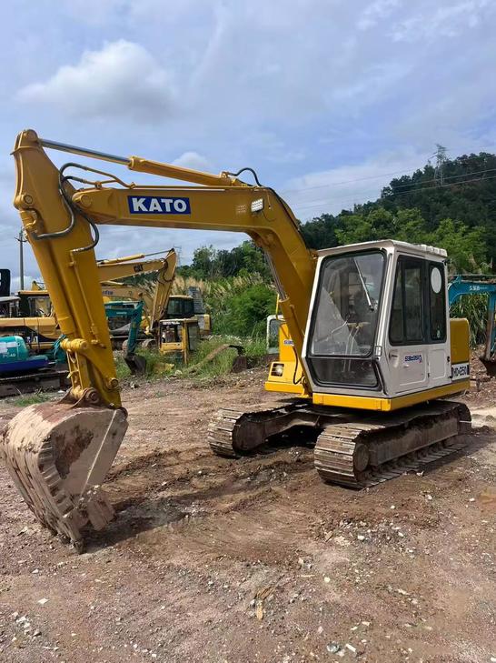 Buy Kato HD250 Used Excavator / 1