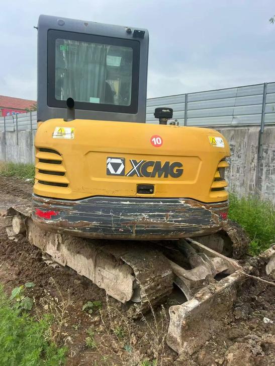 Buy XCMG XE65D Used Excavator / 1