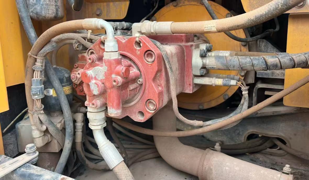 Buy Hyundai R130W Used Excavator / 9