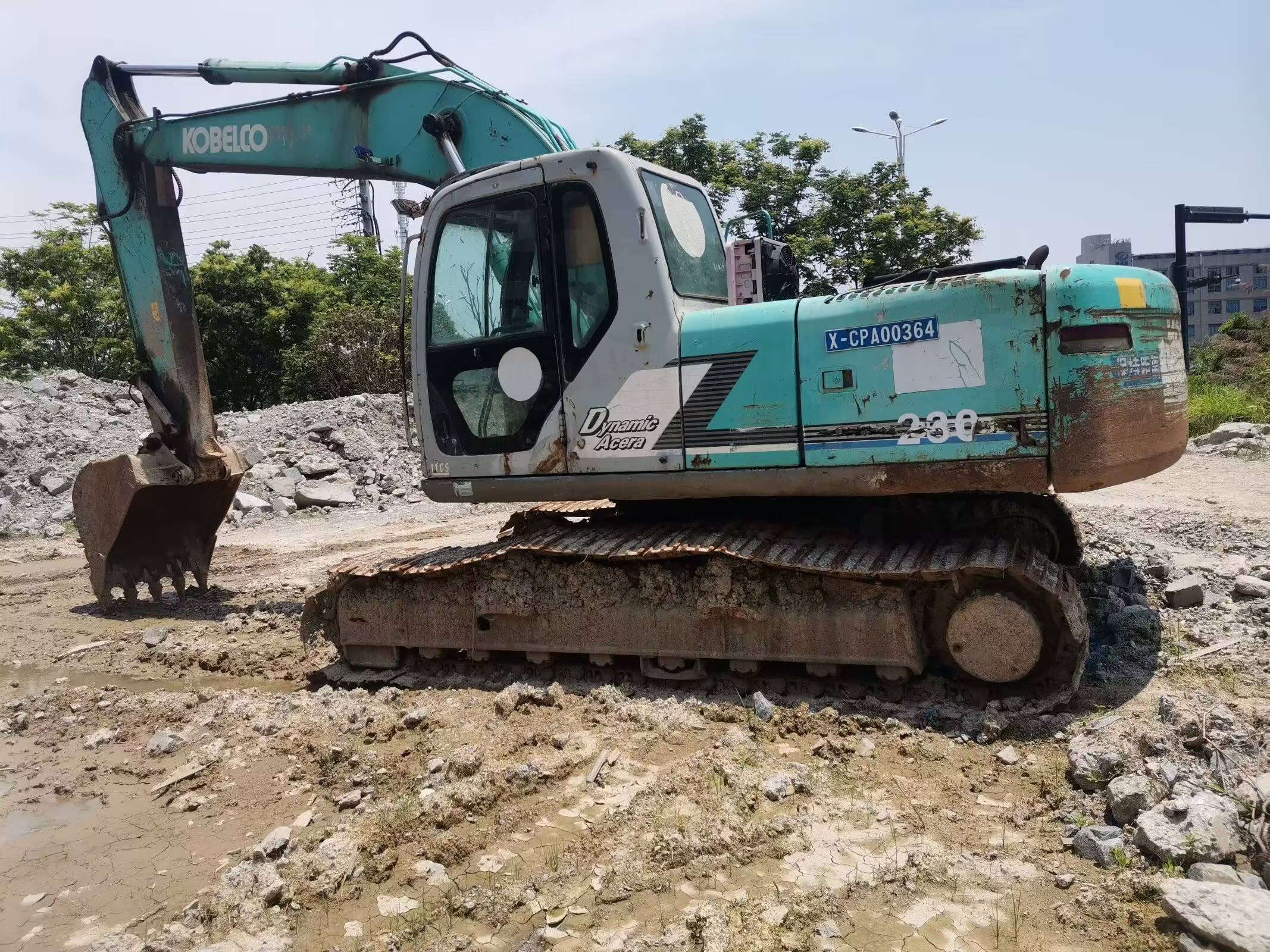 Buy Kobelco SK210-6 Used Excavator / 3