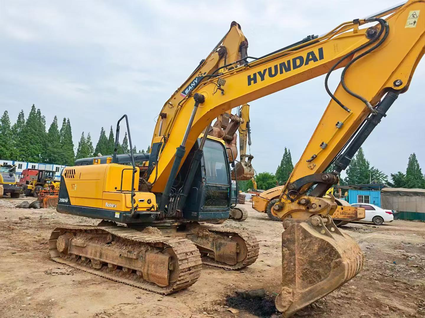 Buy Hyundai R130W Used Excavator / 5