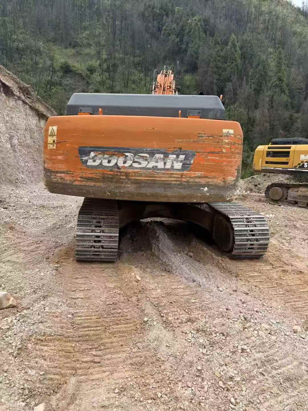 Buy Doosan DH225-9 Used Excavator / 2