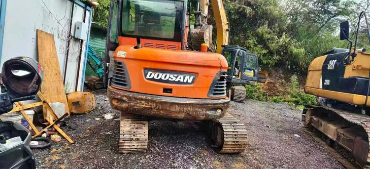 Buy Doosan DX60 Used Excavator / 1