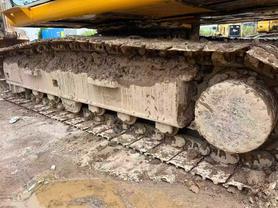 Buy Kato 820-3SP Used Excavator / 4 Buy Kato 820-3SP Used Excavator / 4