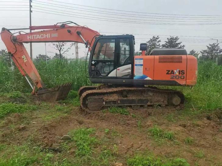 Buy Hitachi ZH200-5A Used Excavator / 1