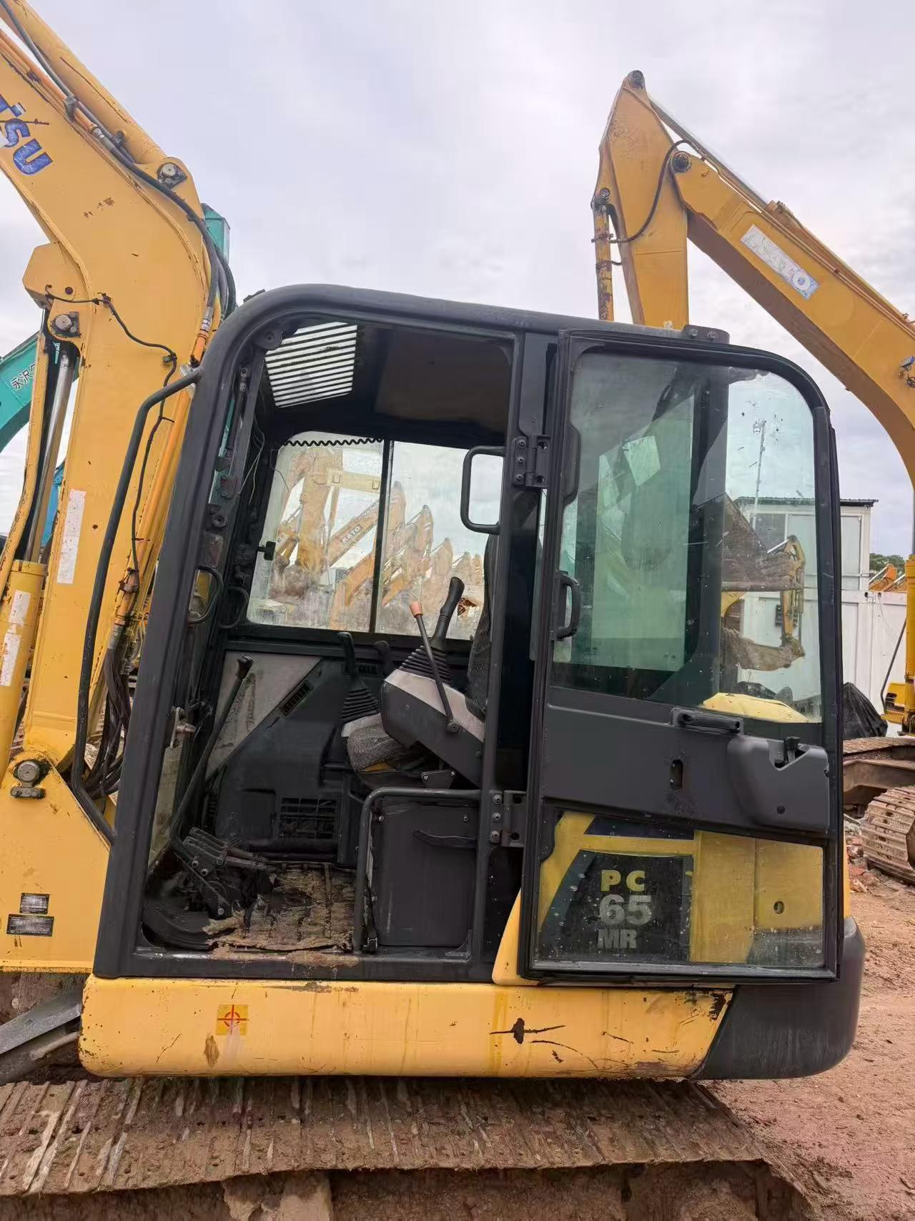Buy Komatsu PC56-7 Used Excavator / 5